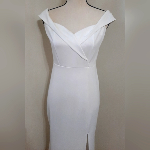 *FINAL SALE* NWT White Off-The-Shoulder Bridal Wedding Maxi Dress - Picture 6 of 8
